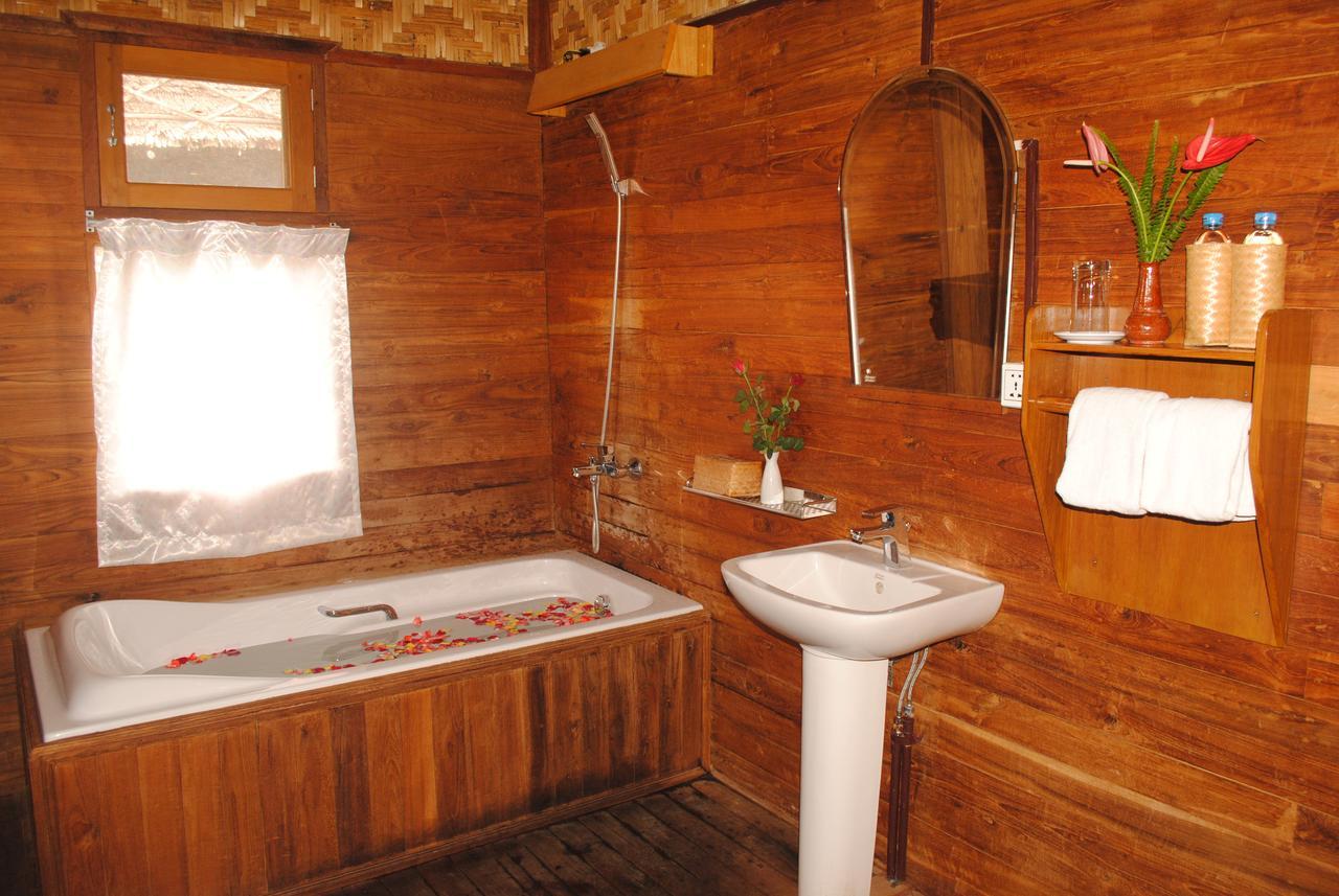 Golden Island Cottages Thale U Hotel Ywama Eksteriør billede