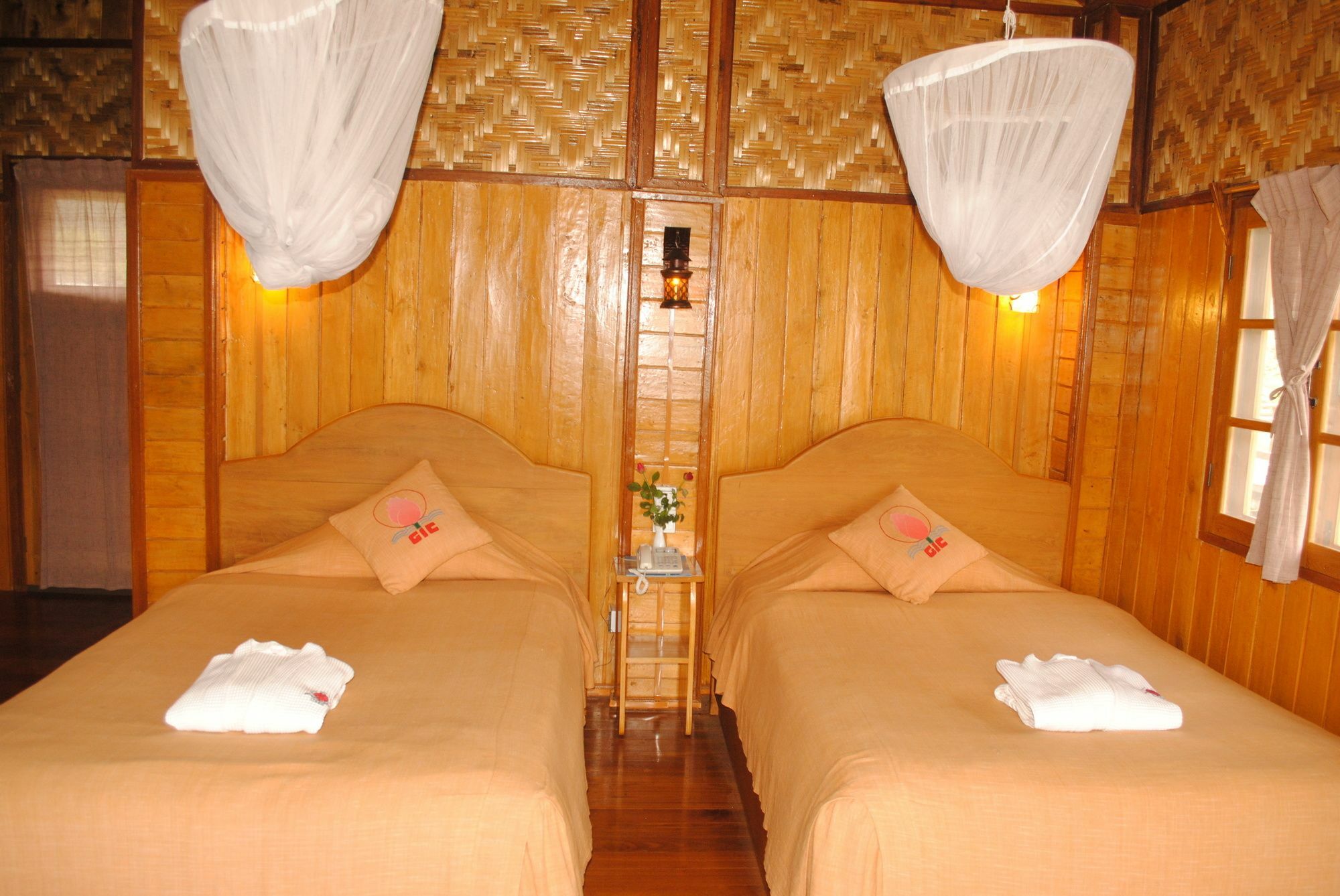 Golden Island Cottages Thale U Hotel Ywama Eksteriør billede