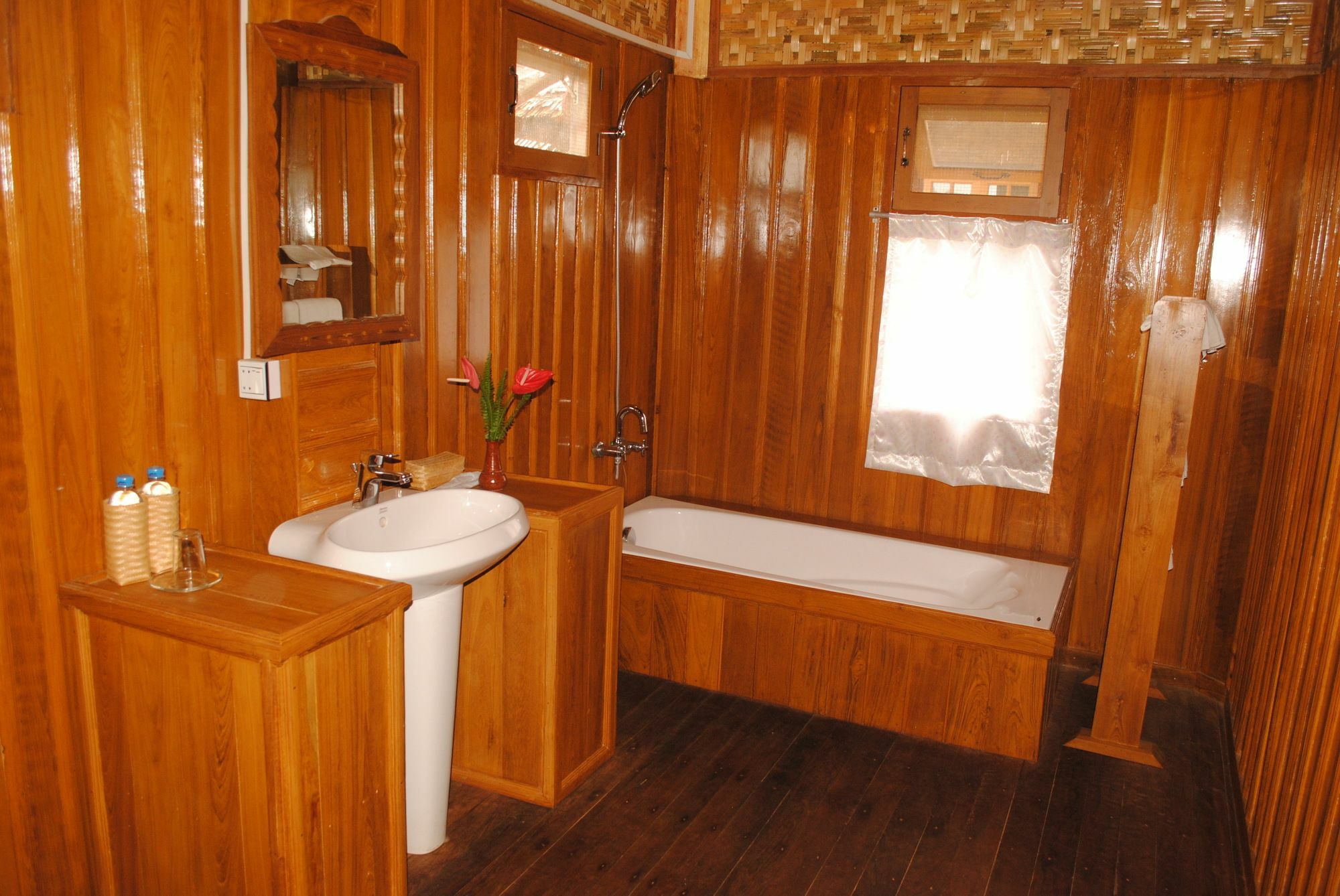 Golden Island Cottages Thale U Hotel Ywama Eksteriør billede
