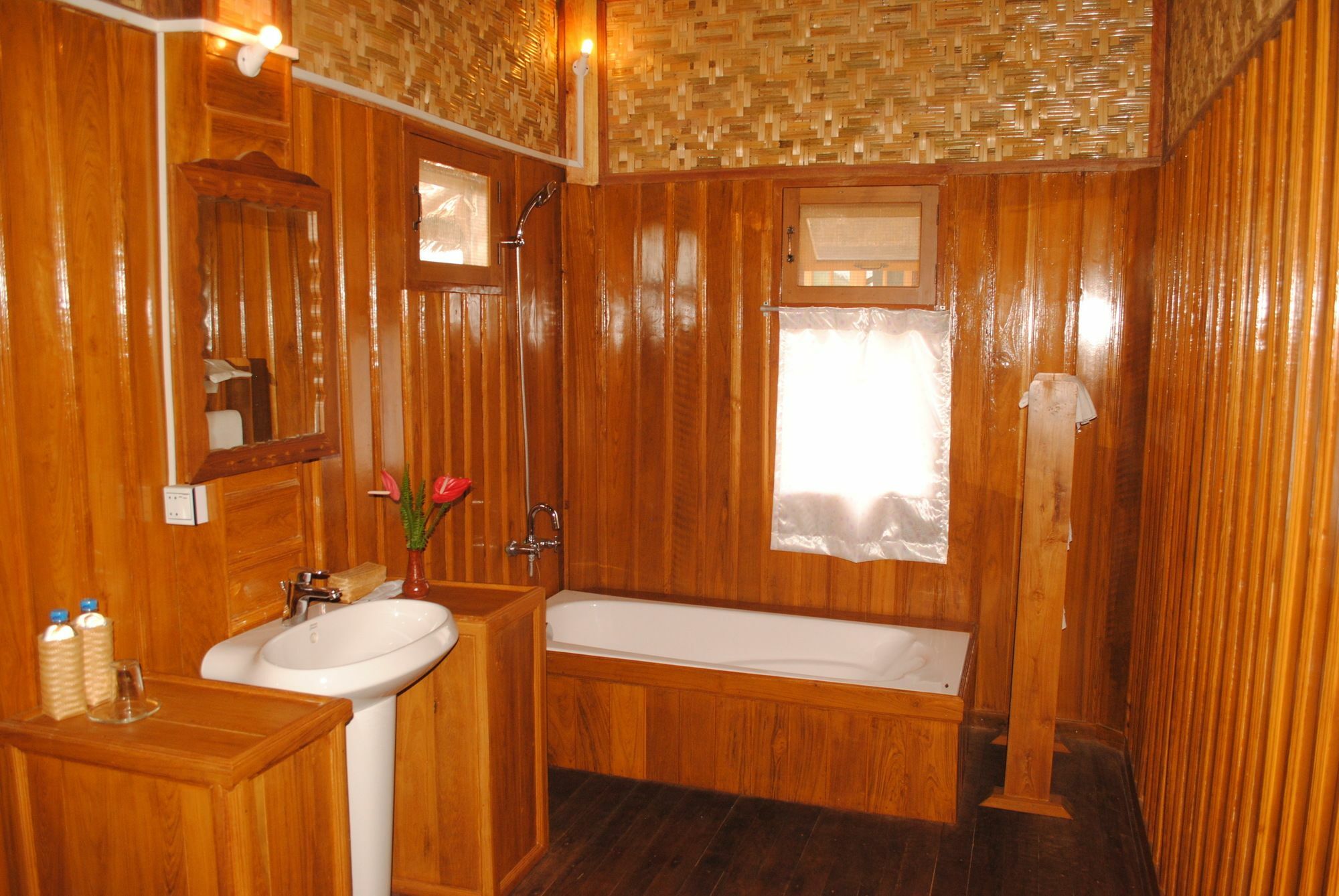 Golden Island Cottages Thale U Hotel Ywama Eksteriør billede