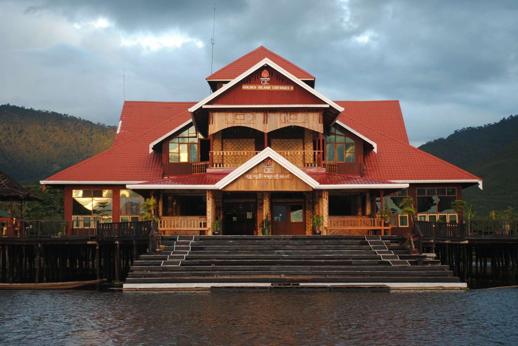 Golden Island Cottages Thale U Hotel Ywama Eksteriør billede